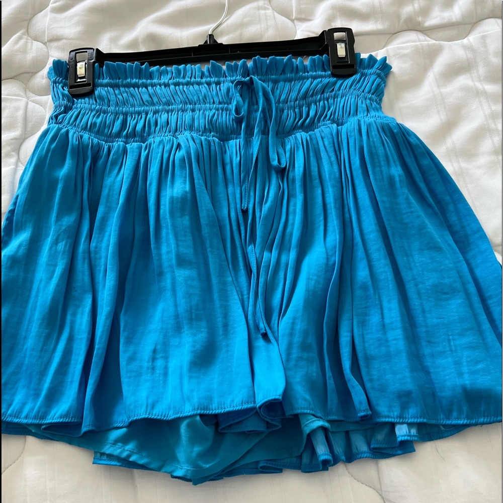 cute skort .beautiful turquoise in color.